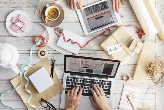 découvrez des solutions innovantes pour optimiser votre espace de travail. améliorez votre productivité et la collaboration au sein de votre équipe grâce à des environnements de travail modernes et flexibles. explorez nos conseils, astuces et outils pour un workspace inspirant et fonctionnel.