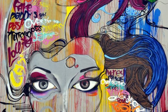 découvrez l'art fascinant de la peinture murale, une expression créative qui transforme les espaces en œuvres d'art colorées et inspirantes. explorez les techniques, les styles et les artistes qui font de cette forme de peinture un moyen unique d'embellir vos murs.