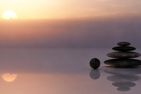 découvrez l'univers apaisant de la zen ambiance, où sérénité et harmonie s'entremêlent. créez votre espace de bien-être avec des conseils sur la décoration, la méditation et des astuces pour instaurer une atmosphère relaxante dans votre quotidien.