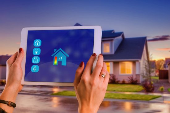 découvrez les avantages d'une maison intelligente : sécurité accrue, confort optimal et gestion efficace de l'énergie. transformez votre habitat en un espace connecté et moderne grâce aux technologies innovantes de la maison intelligente.