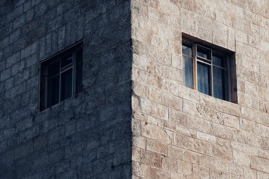 découvrez l'art du minimalisme, un style de vie et de design qui prône la simplicité et l'épure. apprenez à désencombrer votre espace et votre esprit, tout en mettant en avant l'essentiel pour un quotidien plus serein et harmonieux.