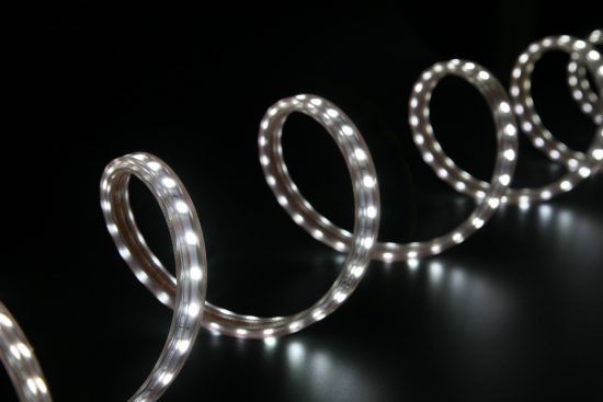 découvrez nos bandes led flexibles et personnalisables pour illuminer vos espaces avec une touche moderne. parfaites pour la décoration intérieure, l'éclairage d'ambiance et bien plus encore, nos bandes led sont faciles à installer et économiques en énergie.