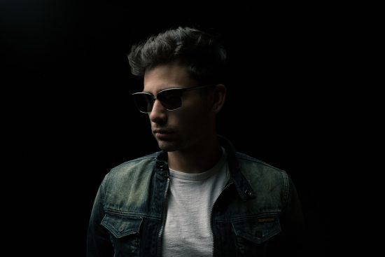 découvrez l'élégance intemporelle du style masculin. explorez des conseils de mode, des tendances incontournables et des looks inspirants pour affirmer votre personnalité avec sophistication.