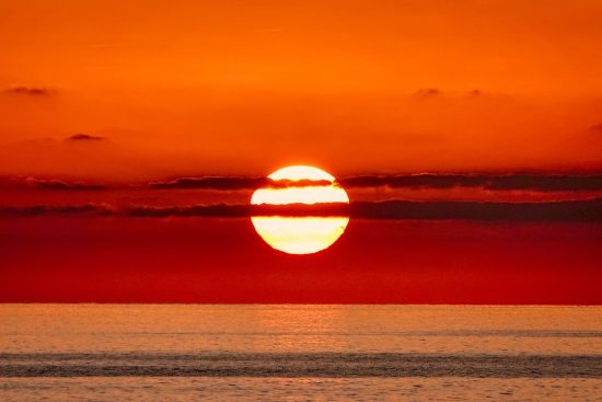 découvrez le style méditerranéen, une esthétique chaleureuse et accueillante inspirée par les paysages ensoleillés du sud de l'europe. ce style allie couleurs vives, matériaux naturels et une atmosphère relaxante pour créer des espaces de vie harmonieux et inspirants.