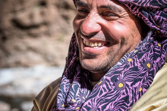 découvrez le style marocain, une fusion envoûtante de couleurs vibrantes, de motifs intricats et de traditions artisanales. plongez dans l'univers chaleureux et accueillant du design marocain, où chaque élément raconte une histoire riche et culturelle.