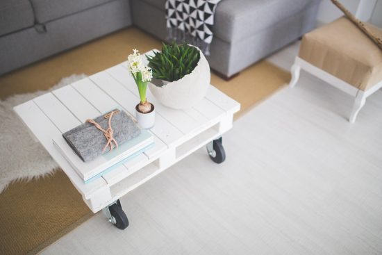 découvrez l'ambiance scandinave, un style de décoration épuré et chaleureux alliant minimalisme, fonctionnalité et harmonie avec la nature. inspirez-vous de nos conseils pour créer un intérieur convivial et lumineux, où le design rencontre le confort.