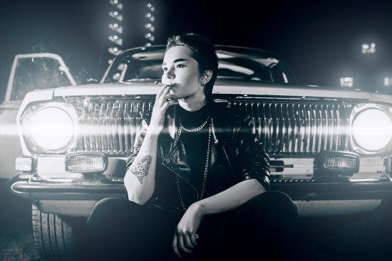découvrez l'univers rebelle et non conformiste du punk, un mouvement musical et culturel qui a révolutionné la scène artistique. plongez dans l'histoire, les influences et l'impact du punk sur la société contemporaine.