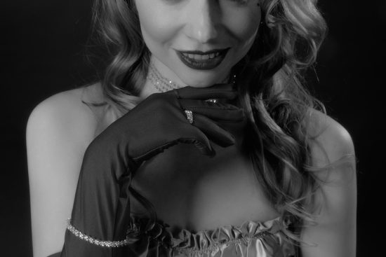 découvrez l'univers fascinant du burlesque, un art vibrant mêlant comédie, danse, et performances audacieuses. plongez dans un monde de glamour et d'humour où les artistes célèbrent la créativité et l'effronterie. assistez à un spectacle unique qui remet en question les normes tout en offrant un divertissement inoubliable.