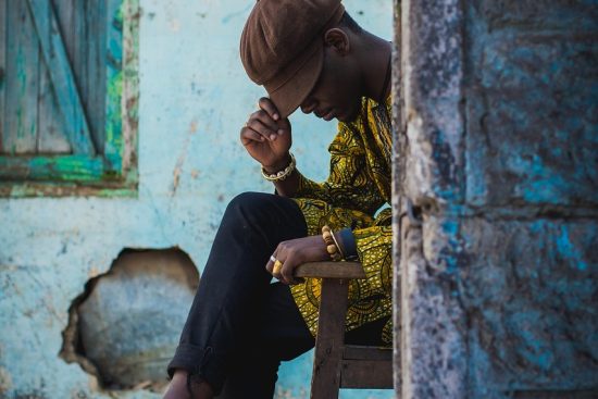 découvrez l'ambiance chaleureuse et conviviale des guinguettes, ces lieux emblématiques où se mêlent musique, danse et plaisirs simples. plongez dans l'univers festif du style guinguette, idéal pour vos soirées d'été entre amis ou en famille.