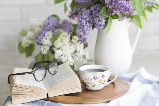découvrez l'univers du décor vintage, où chaque pièce raconte une histoire unique. inspirez-vous de notre sélection de meubles, accessoires et objets décoratifs qui ajoutent une touche d'élégance rétro à votre intérieur. transformez votre maison en un havre de charme et d'authenticité.