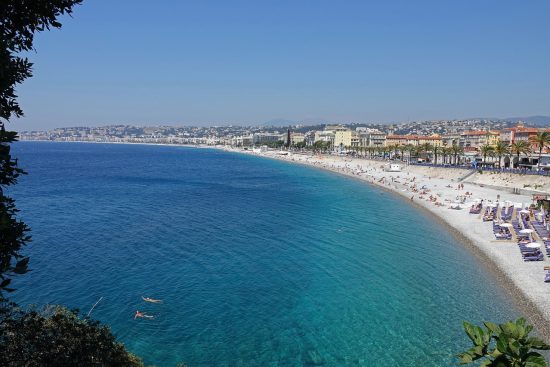 découvrez la côte d'azur, un véritable paradis ensoleillé où des plages dorées, des paysages pittoresques et des villes glamour comme nice et cannes vous attendent. plongez dans un monde de culture, de gastronomie et d'activités nautiques, pour des vacances inoubliables sur la célèbre riviera française.
